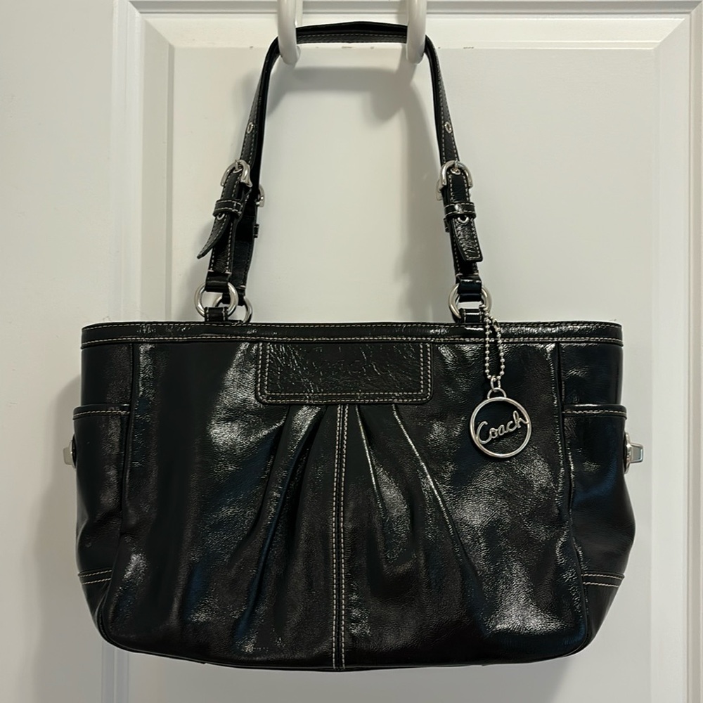 EUC Coach Patent Leather Black Purse Bag